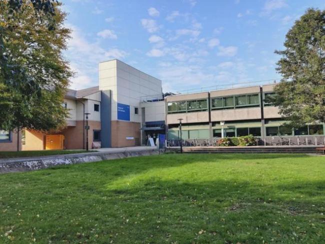 QS前50學(xué)校里面最好申的兩所英國(guó)大學(xué)！